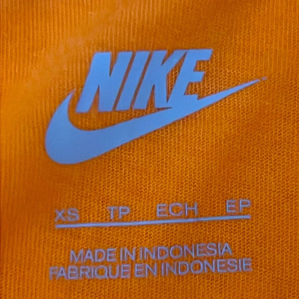 NIKE Shirt